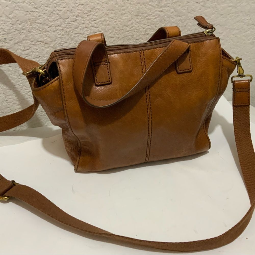 Fossil Crossbody Bag Soft cowhide Leather Purse Convertible Purse zipper - Picture 3 of 13